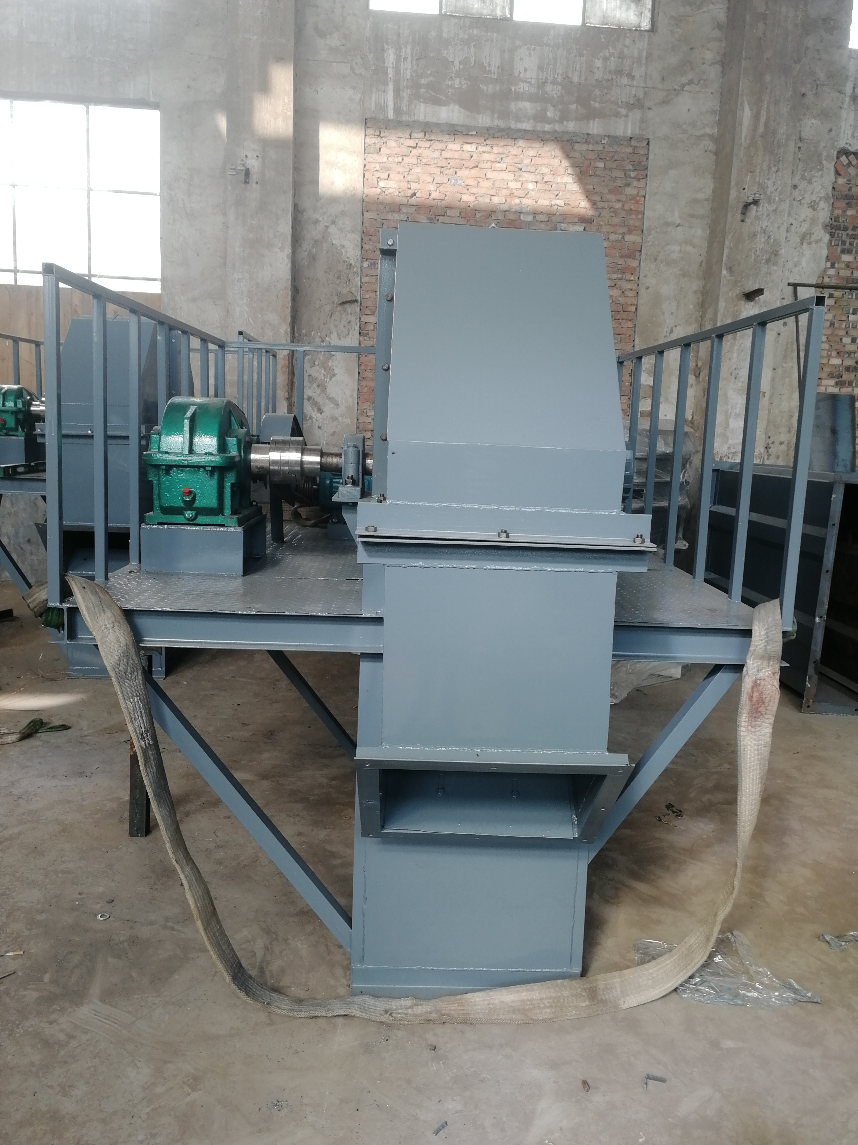 如何解決斗式提升機導(dǎo)線堵塞的問題(如何解決斗式提升機內(nèi)部風(fēng)壓)